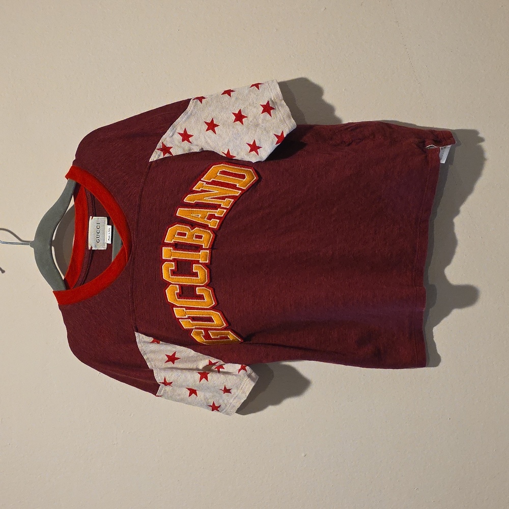 Gucci Kids Boys Linen Gucci Band Graphic T-Shirt Burgundy Star Sleeve Sz 6